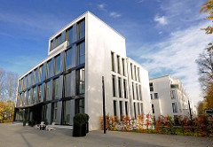Bürogebäude / Luxuswohnungen - Neubauten auf dem ehem. Gelände der Standortkommandantur an der Sophienterrasse in Hamburg Harvestehude.