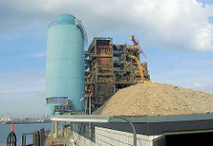 Abriss des HEW Kraftwerks am Strandhafen /  Magdeburger Hafen Grasbrook in der jetzigen Hamburger Hafencity. ( ca. 2001 )
