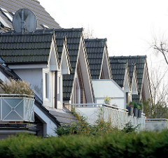 Dachfenster mit Pfannen eingedeckt - Neubau in Quickborn, Kreis Pinneberg.