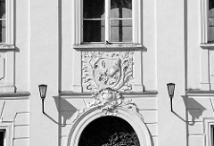 Detail Schloss Fürstenberg, Havel; dreiflügeliger Barockbau mit Rokokodekor - erbaut zwischen 1741 und 1752. Witwensitz der mecklenburgischen Herzogin Dorothea Sophie. Das Gebäude wurde 2006 an einen privaten Investor verkauft, ist teilweise restauri