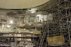 Baugerüste im Grossen Saal der Hamburger Elbphilharmonie - Baustelle des zukünftigen Hamburger Konzerthauses.