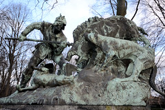 Fotos aus der Hauptstadt Berlin; Skulptur Eberjagd der Renaissancezeit - Tiergarten Berlin - Bildhauer Karl Begas.