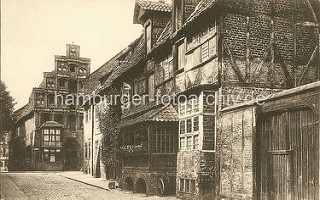 Altes Foto aus Lüneburg - historische Fachwerkarchitektur, Backsteinfassade - am Werder.