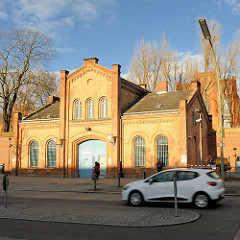 Backsteingebäude / Eingang Justizvollzugsanstalt Plötzensee.