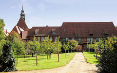 Kloster Lüne - ehemaliges Benediktinerinnenkloster und heutiges evangelisches Damenstift in Lüneburg; gegründet 1172 - nach einem Großbrand 1380 in Backsteingotik wieder aufgebaut.