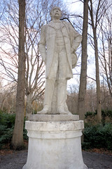 Fotos aus der Hauptstadt Berlin;  Fontane-Denkmal, Tiergarten - Bildhauer Max Klein.