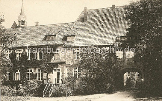 Historisches Foto vom Kloster Lüne - ehemaliges Benediktinerinnenkloster und heutiges evangelisches Damenstift in Lüneburg; gegründet 1172 - nach einem Großbrand 1380 in Backsteingotik wieder aufgebaut.