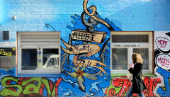 Graffiti an einer Hauswand im Hamburger Stadtteil St. Pauli - Ahoi Sankt Pauli - Anker.