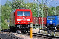 Güterlokomotive der railion db logistics 185 283 9 auf dem Containerbahnhof Alte Süderelbe in Hamburg Altenwerder.
