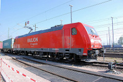 Güterlokomotive der Railion db logistics 185 283 9 auf dem Containerbahnhof Alte Süderelbe in Hamburg Altenwerder.