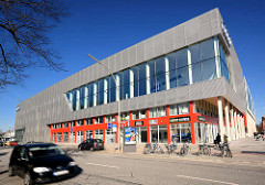Neubau an der Langenhorner Chaussee - Autohaus + Geschäfte; Einweihung 2015.