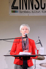 Eröffnungsrede der neuen Zinnschmelze in Hamburg Barmbek - Rednerin Kultursenatorin Prof. Barbara Kisseler, Kulturbehörde der Freien und Hansestadt.