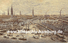 Hamburg Panorama - Blick über den Binnenhafen zur Hamburger Innenstadt mit den Kirchtürmen der Hauptkirchen St. Petri, St. Nikolai, St. Jacobi und St. Katharinen - ganz rechts in der Bildmitte der Schornstein der Hamburger Gasanstalt.
