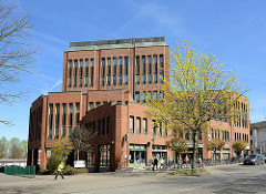 Moderner Verwaltungsbau - Ärztehaus Rosengarten