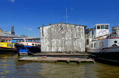 Arbeitsboot / Hausboot im Binnenhafen Hamburgs - Barkassen.