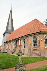 Borsteler Kirche - St. Nikolai Kirche in der Gemeinde Jork, Landkreis Stade.