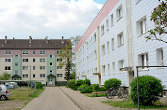 Sanierte Plattenbauten - mehrstöckige Wohnhäuser in Dömitz, Landkreis Ludwigslust-Parchim.