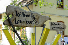 Holzschilder / Hinweisschilder Kulturelle Landpartie im Wendland.
