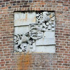 Wappen eingelassen in der Mauer vom Lüchower Amtsturm -
