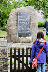 Gedenkstein / Findling - Für unsere Gefallenen - Die Gemeinde Büblitz im Wendland.