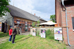 Ausstellung in Luckau / Wendland zur Kulturellen Landpartie - Flucht und Ankommen / ZuFlucht Wendland.