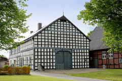 Restaurierte Fachwerkscheune - Wohngebäude, Wirtschaftsgebäude in Luckau / Wendland.