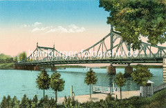 Historische Aufnahme der Glienicker Brücke an der Havel - Grenze zwischen Potsdam und Berlin.