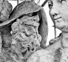 Detail Skulpturen vom Neuen Palais in Potsdam.