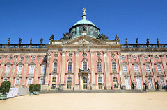Schloss Neues Palais - Park Sanssouci, Potsdam; Mittelrisalit mit Kuppel.