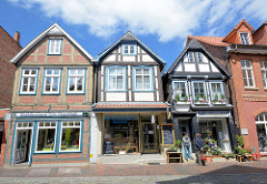 Geschäftshäuser - Wohnhäuser, Lange Strasse von Dannenberg / Elbe.
