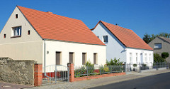 Wohnhäuser mit Satteldach - Potsdamer Strasse - Werder / Havel.