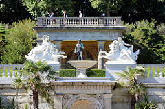 Brunnenanlage beim Sizilianischem Garten im Park von Sanssouci in Potsdam.