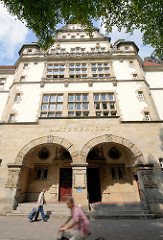 Amtsgericht Hamburg Altona, Max-Brauer-Alle; erbaut 1907 - Putzbau im Stil der deutschen Renaissance.