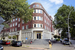 Klinkerarchitektur in der Max-Brauer-Allee, Hamburg Altona-Nord; Altonaer Spar- und Bauverein, gegründet 1892.
