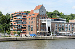Gebäude vom Altonaer Kaispeicher in Hamburg Ottensen - historische Hamburger Industriearchitektur.
