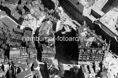 Historische Luftaufnahme vom Herrengrabenfleet - unten die Ellerntorsbrücke, re. davon der sogen. Millionenbau, erbaut 1895; dahinter die Stadthausbrücke.