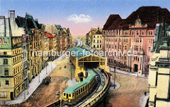 Historische Darstellung der Hochbahnhaltestelle am Rödingsmarkt in der Hamburger Altstadt - ein Hochbahnzug fährt Richtung Rathausplatz, re. das Gebäude der Oberfinanzdirektion, erbaut 1910 - Architekt Albert Erbe.