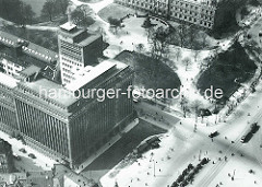 Historische Luftaufnahme - erstes Hamburger Hochhaus, um 1900 vom "Deutschnationalen Handlungsgehilfenverband" in Auftrag gegeben - die Architekten waren Lundt & Kallmorgen. Die Skulpturen wurden von Karl Opfermann u. Ludwig Kunstmann erschaffen.