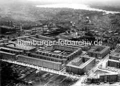 Luftaufnahme von Hamburg Winterhude - Blick auf die Jarrestadt, im Hintergrund die Aussenalster.