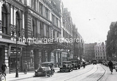 Kaiser Wilhelm Strasse in der Hamburger Neustadt - PKW parken vor dem Conventgarten.