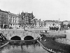 Promenade am Jungfernstieg in der Hamburger Neustadt - Geschäftshäuser.