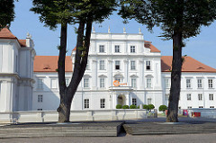 Schloss Oranienburg - das älteste Barockschloss in  Brandenburg. In der Regierungszeit Friedrichs III./I. (1688 – 1713) wurde Oranienburg eine der bedeutendsten Schloss- , Garten- und Stadtanlagen in der Mark Brandenburg.