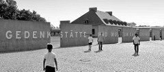 Gedenkstätte und Museum Sachsenhausen; Auf dem Gelände des ehem. KZ Sachsenhausen wurde 1961 die Nationale Mahn- und Gedenkstätte Sachsenhausen zur Erinnerung an das Konzentrationslager und sein Vorgängerlager, das KZ Oranienburg eingerichtet.