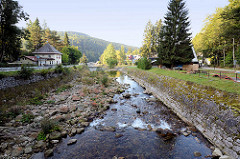 Flusslauf der Elbe im Riesengebirge bei  Špindlerův Mlýn (Spindlermühle).
