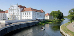 Schloss Oranienburg an der Havel - das älteste Barockschloss in  Brandenburg. In der Regierungszeit Friedrichs III./I. (1688 – 1713) wurde Oranienburg eine der bedeutendsten Schloss- , Garten- und Stadtanlagen in der Mark Brandenburg.