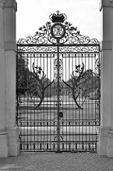 Eingangsportal zum Schlossgarten vom Schloss Oranienburg - das älsteste Barockschloss in  Brandenburg. In der Regierungszeit Friedrichs III./I. (1688 – 1713) wurde Oranienburg eine der bedeutendsten Schloss- , Garten- und Stadtanlagen in der Mark Br