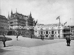 Blick vom Dampferanleger Jungfernstieg auf den Alsterpavillion mit Amerika-Flagge und das Hotel Hamburger Hof;  erbaut 1883 aus rotem  Sandstein gebaut - Architekten Bernhard Hanssen und Emil Meerwein.