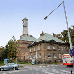 Gymnasium Kolin - Gebäude der Handels Akademie, erbaut 1924; Architekten  John Mayer und William Kvasnička.
