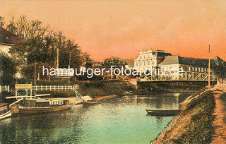 Historische Aufnahme der Havel in Oranienburg, Dampferanlegestelle und Restaurant Louisenbad - im Hintergrund das Oranienburger Schloss.