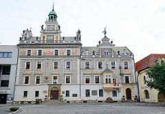 Rathaus / Radnice von Kolin am Karlsplatz / Karlovo náměstí - historische Architektur.